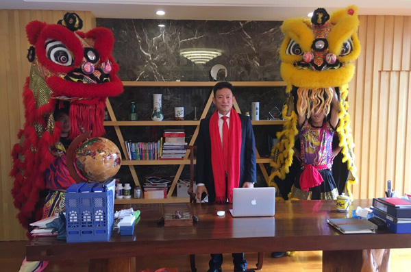 千秋偉業(yè)添錦繡 萬(wàn)里鵬程展宏圖 —— 常青樹舞獅獻(xiàn)瑞賀新春，歡天喜地迎開工！